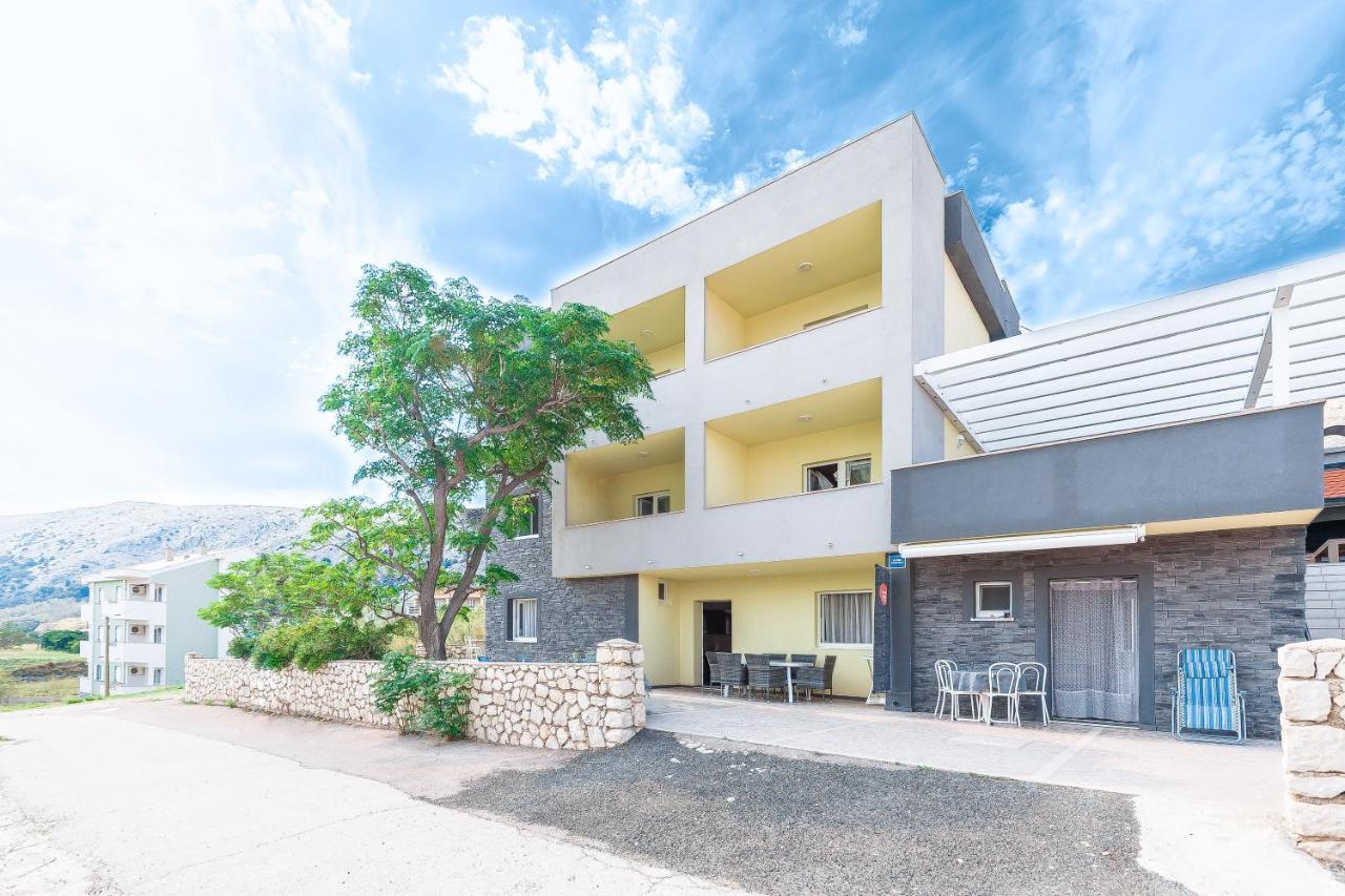Apartments Lili Pag Town Exterior photo