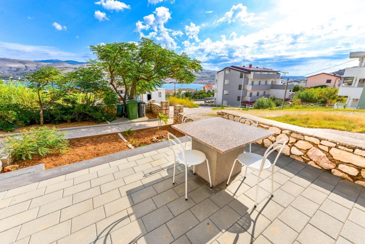 Apartments Lili Pag Town Exterior photo